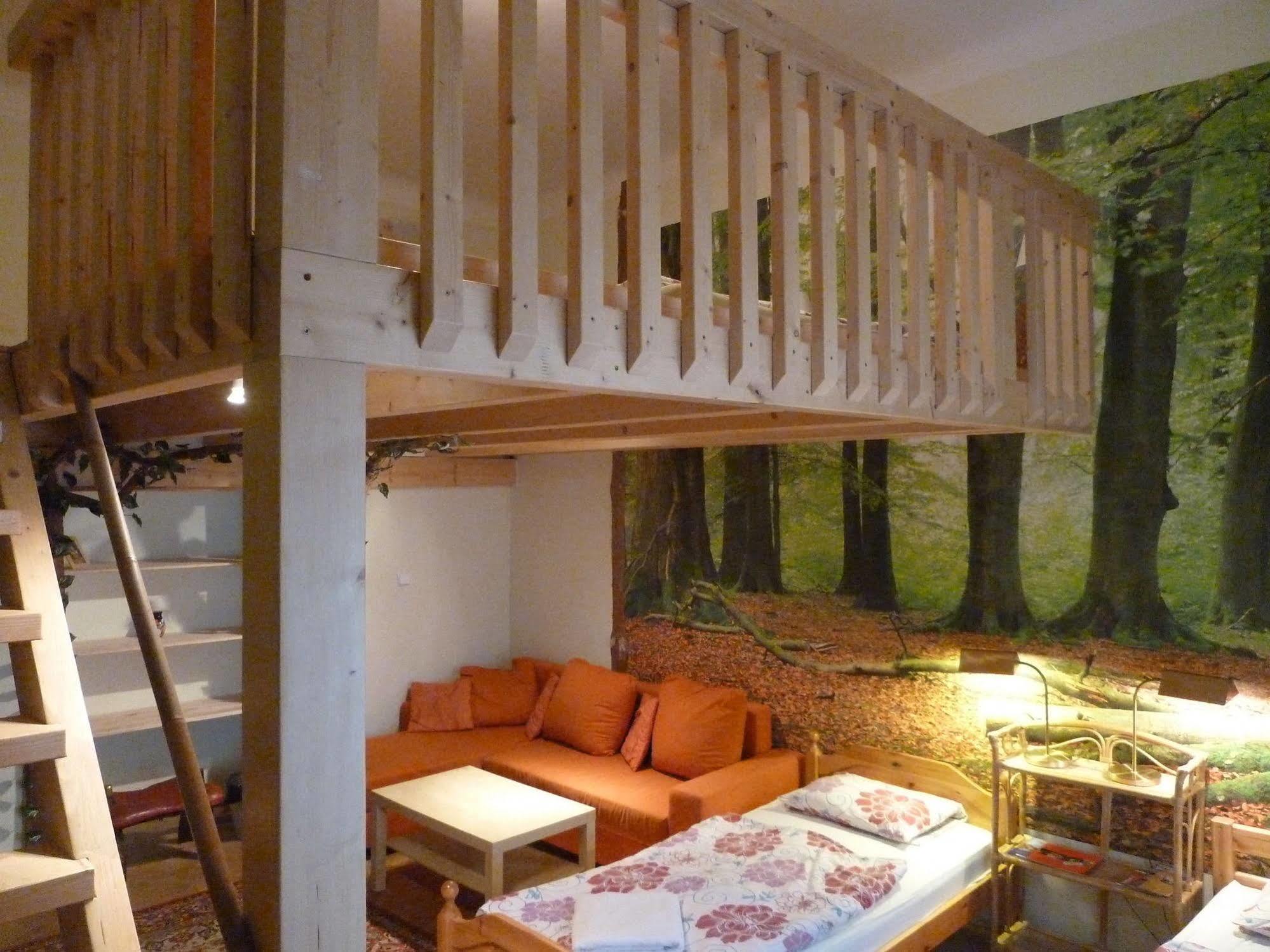 Artharmony & Albergue Praga
